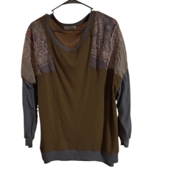 We The Free Olive and Gray Pullover - Picture 2 of 3